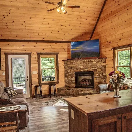 Adore The Smores Rustic Mountain Charm Outdoor Spaces And A Cozy Hot Tub Blue Ridge Exterior photo