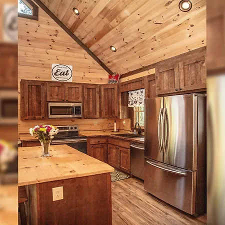 Adore The Smores Rustic Mountain Charm Outdoor Spaces And A Cozy Hot Tub Blue Ridge Exterior photo
