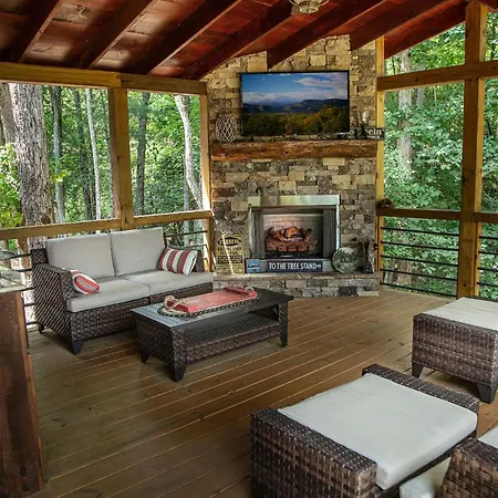 Adore The Smores Rustic Mountain Charm Outdoor Spaces And A Cozy Hot Tub Blue Ridge Exterior photo