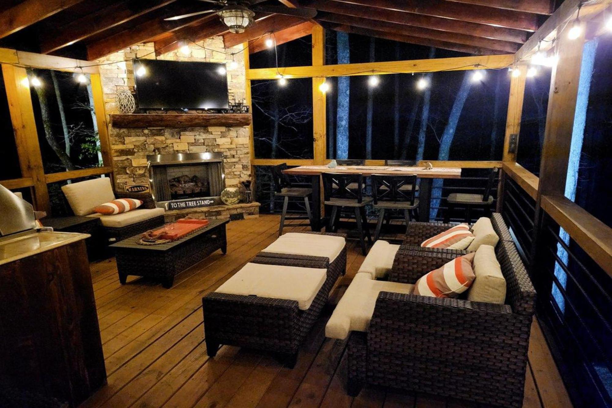 Villa Adore The Smores Rustic Mountain Charm Outdoor Spaces And A Cozy Hot Tub *