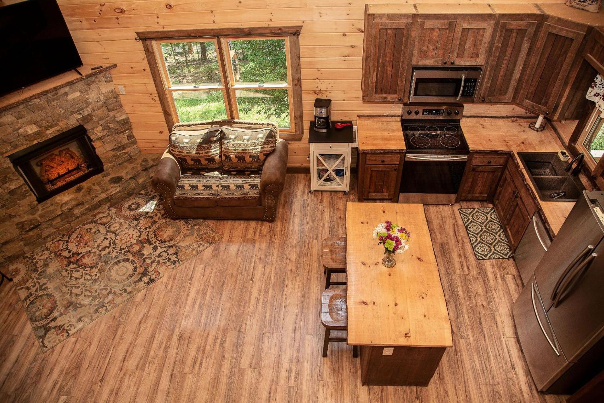 Adore The Smores Rustic Mountain Charm Outdoor Spaces And A Cozy Hot Tub Blue Ridge